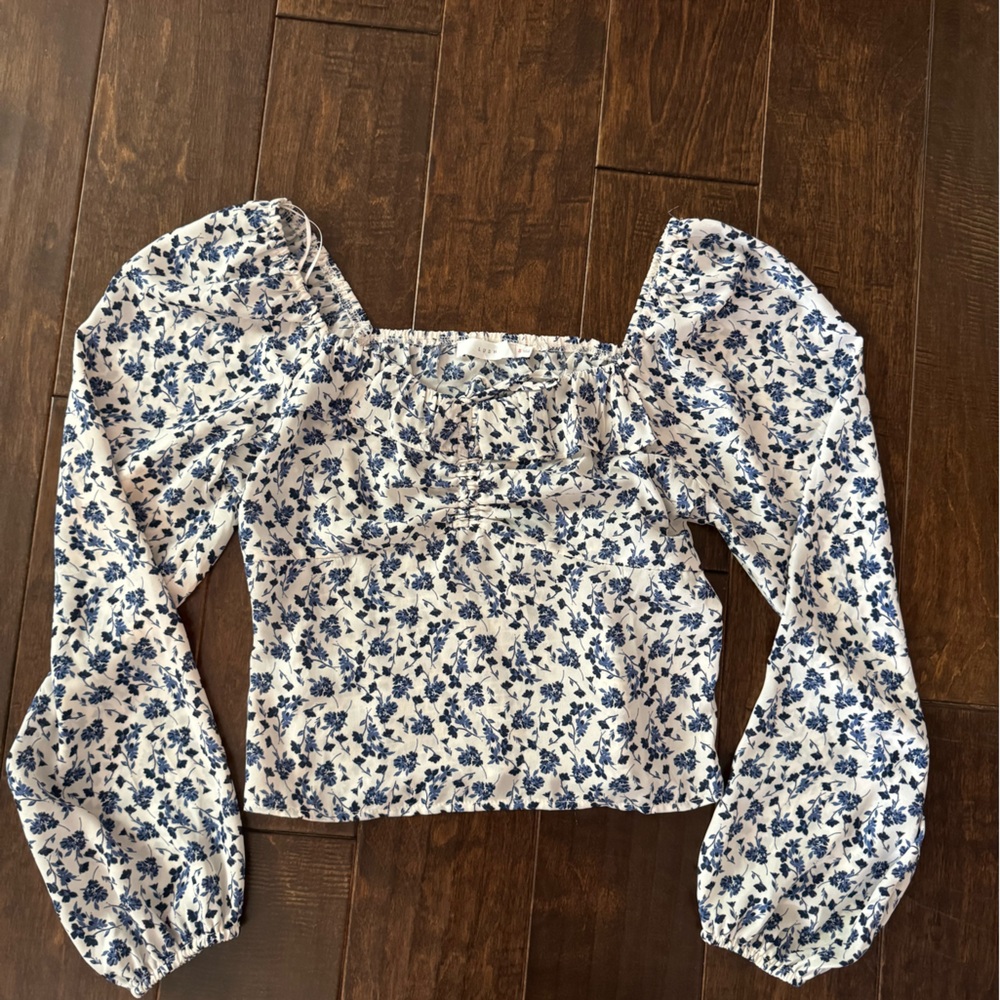 Cinched puff sleeve blouse